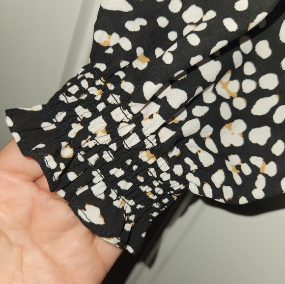 Faux wrap top - Picture 3 of 7